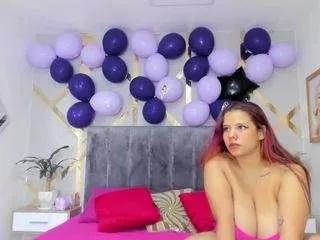 carolinee-torres on CamSoda 