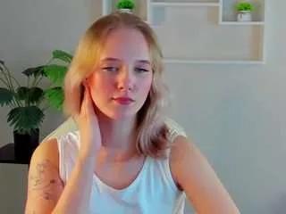 Offline casey-sweeet on CamSoda