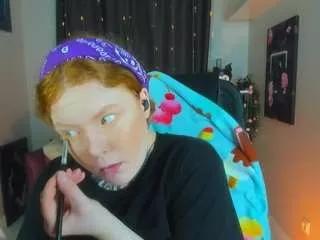 cassieredkiss on CamSoda 