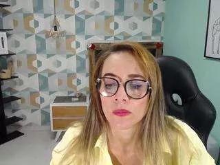 catiajones on CamSoda 