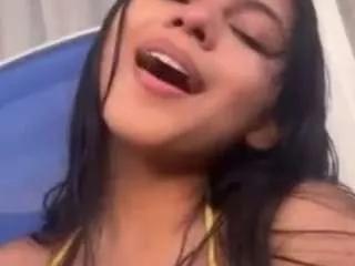 cerecitaislove on CamSoda 