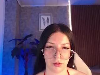 chiaraa-fiore on CamSoda 