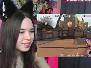 chio-mio on CamSoda 