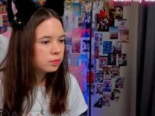 chio-mio on CamSoda 
