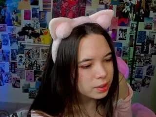 chio-mio on CamSoda 