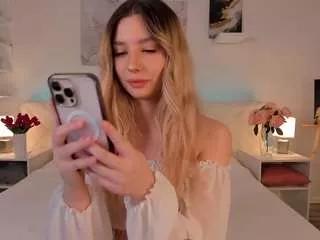 chloe-lov on CamSoda 