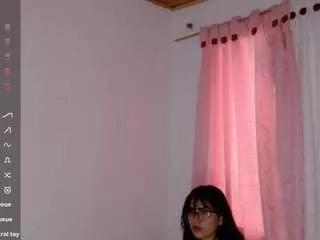chloe-roosse on CamSoda 