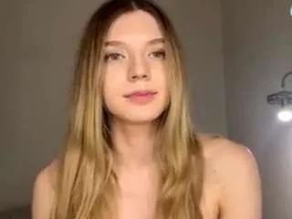 Freechat chloe-show on CamSoda