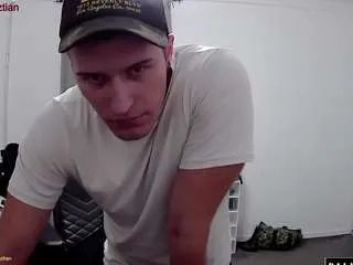 Offline chrislegend123 on CamSoda