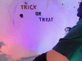 Freechat cloeleee on CamSoda