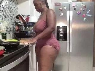 Offline coco-dethick on CamSoda