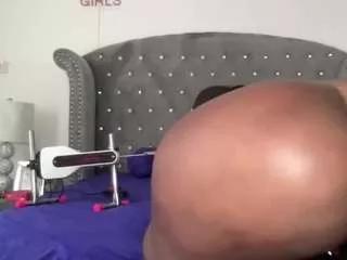 Offline coco-dethick on CamSoda