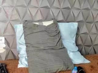 cocoqueenn on CamSoda 