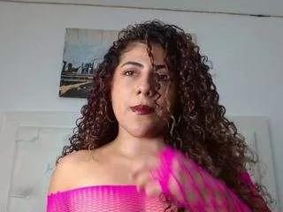 cocoqueenn on CamSoda 