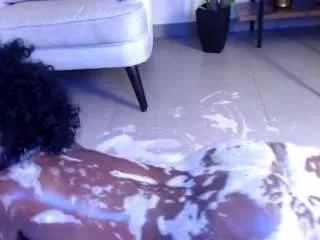 coral-lise on CamSoda 