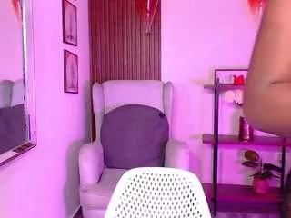 coral-lise on CamSoda 