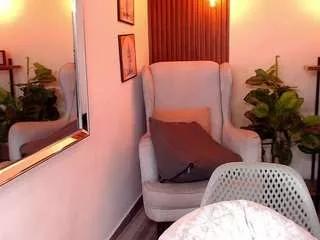 coral-lise on CamSoda 