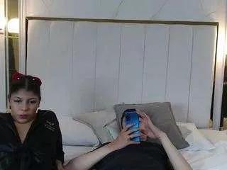 couplecumbonny on CamSoda 