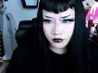 Offline cristal-kosh on CamSoda