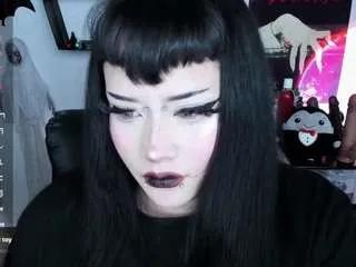 Offline cristal-kosh on CamSoda