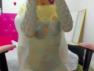 cristal-xoxo on CamSoda 