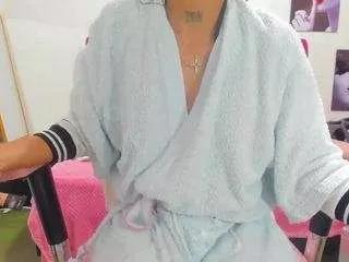cristal-xoxo on CamSoda 