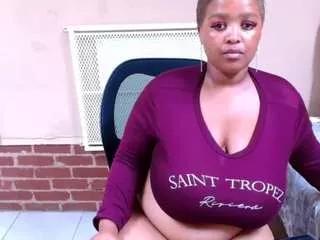 curvyafricangoddess25 on CamSoda 