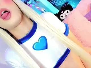 Freechat cute-lexxa on CamSoda