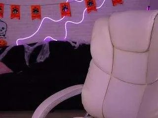 Offline daenerysdaen on CamSoda