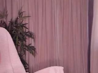 Offline daintydell on CamSoda