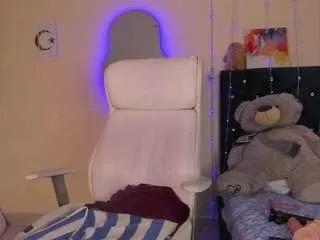 Offline danaalabii on CamSoda