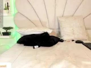 Freechat daniela-tovar on CamSoda