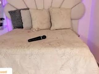 Freechat daniela-tovar on CamSoda