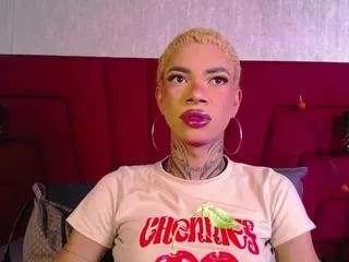 danna-dangerous on CamSoda 