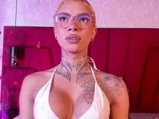 danna-dangerous on CamSoda 