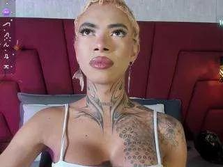 danna-dangerous on CamSoda 