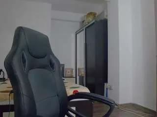 Freechat dedesibel1 on CamSoda