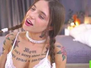 deeptalkss on CamSoda 