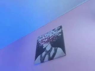 Freechat dollyzoe on CamSoda