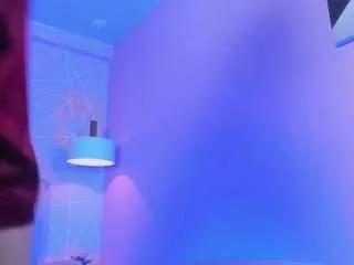 Freechat dollyzoe on CamSoda