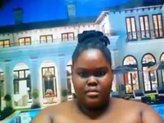 ebonyhotbuns on CamSoda 