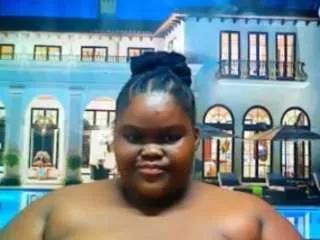 ebonyhotbuns on CamSoda 