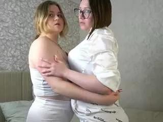 editadowlen on CamSoda 
