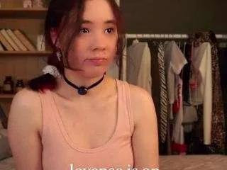 Freechat eleneeves on CamSoda