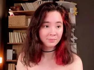 Freechat eleneeves on CamSoda