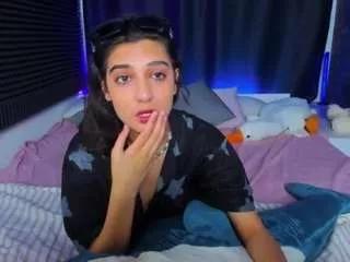 elfyrares on CamSoda 