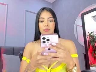 elisa-castrillon on CamSoda 