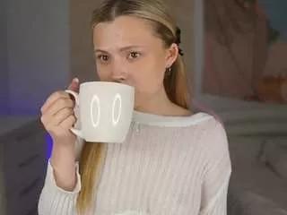 ellyary on CamSoda 