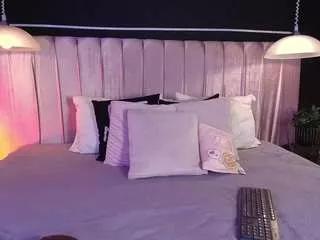 ely-maldox on CamSoda 