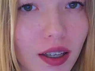 Offline emilyluv on CamSoda